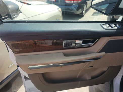Used 2012 Land Rover Range Rover Sport HSE AWD/4WD image 9