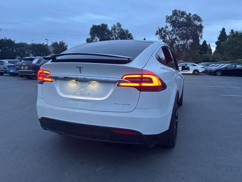 Used 2020 Tesla Model X Long Range image 2