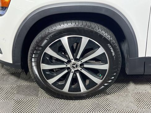 Used 2022 Mercedes-Benz GLB 250 4MATIC w/ Premium Package Lite image 29