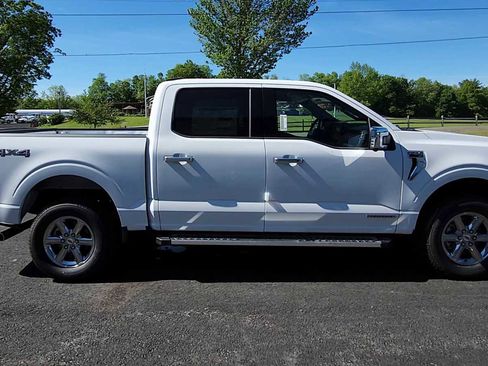 New 2025 Ford F150 XLT w/ Equipment Group 302A MID image 9