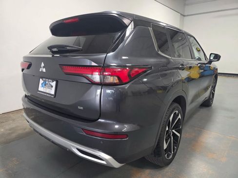 Used 2024 Mitsubishi Outlander SE AWD/4WD image 6