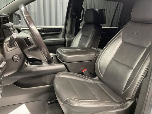 Used 2022 GMC Yukon XL Denali w/ Denali Ultimate Package AWD/4WD image 15