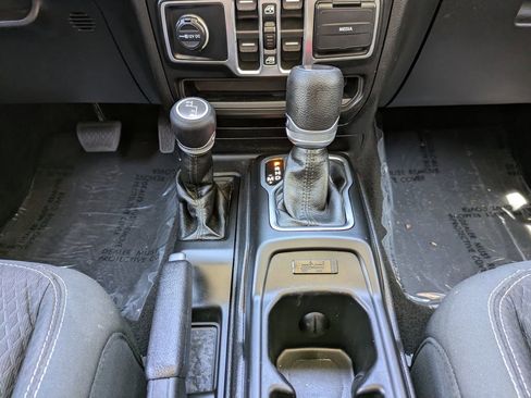 Used 2021 Jeep Wrangler Unlimited Sport AWD/4WD image 20