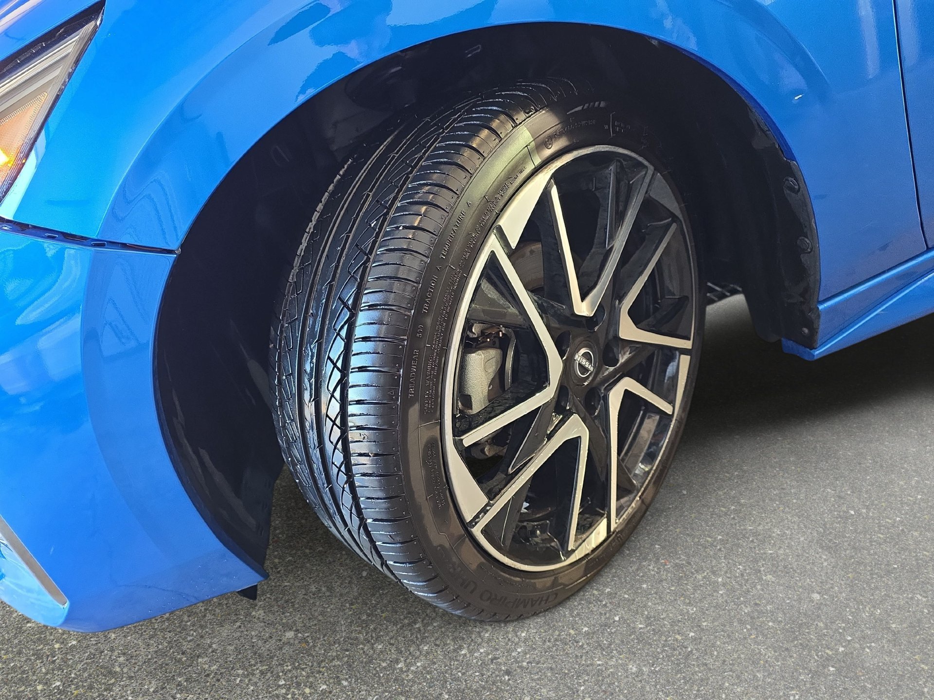 Used 2025 Nissan Sentra SR FWD image 29