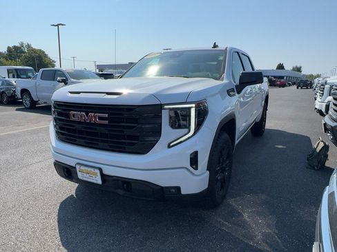 Certified 2022 GMC Sierra 1500 Elevation w/ X31 Off-Road Package AWD/4WD image 8