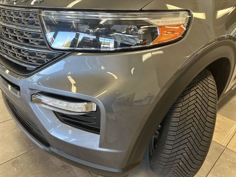 Certified 2022 Ford Explorer XLT w/ Equipment Group 202A image 19