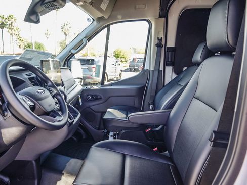 New 2026 Ford Transit 250 148 Medium Roof w/ Load Area Protection Package RWD image 19