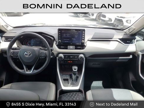 Used 2022 Toyota RAV4 Limited image 13
