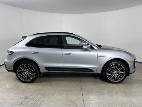 Certified 2026 Porsche Macan AWD/4WD image 8