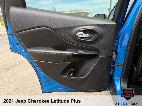 Used 2021 Jeep Cherokee Latitude Plus AWD/4WD image 55