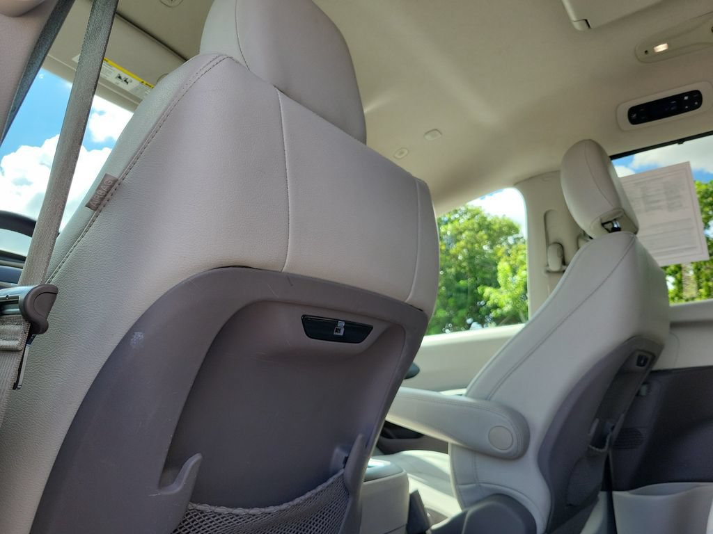 Used 2020 Chrysler Pacifica Touring-L w/ Advanced Safetytec Group FWD image 10
