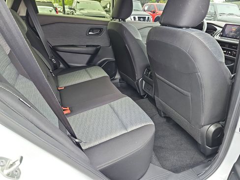 Used 2023 Nissan Rogue SV FWD image 11