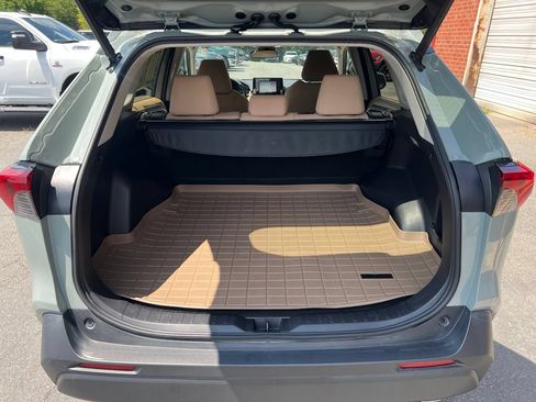 Used 2019 Toyota RAV4 XLE w/ Convenience Package FWD image 15