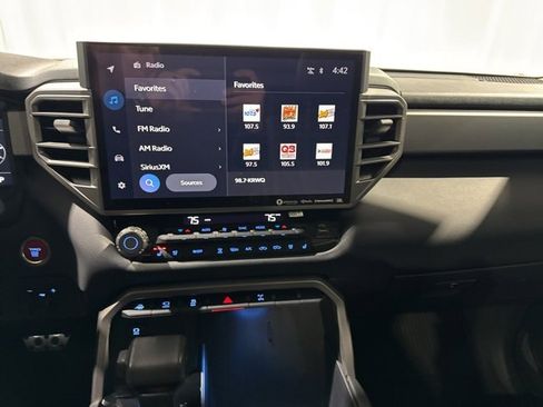 Used 2024 Toyota Tundra Limited image 23