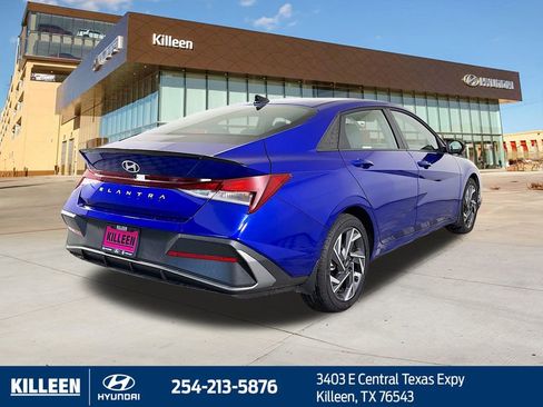 Used 2025 Hyundai Elantra Sport FWD image 9