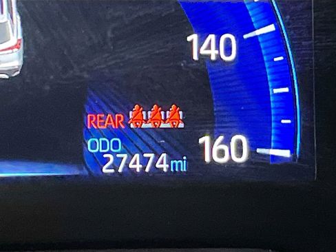 Used 2022 Toyota Corolla Cross XLE w/ Convenience Package image 12