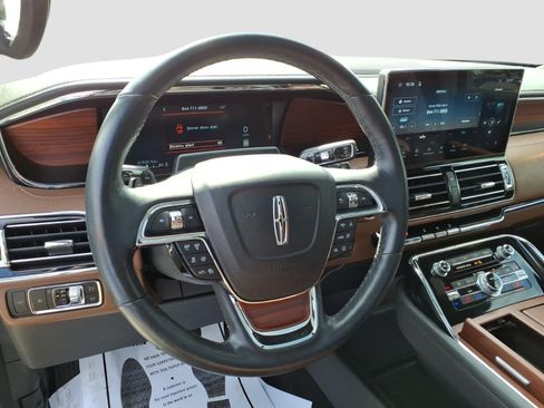 Used 2024 Lincoln Navigator Reserve AWD/4WD image 12