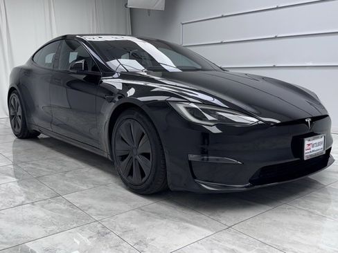 Used 2023 Tesla Model S Standard Range image 2