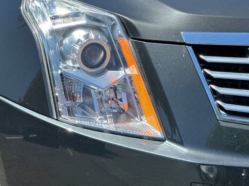 Used 2016 Cadillac SRX FWD image 40