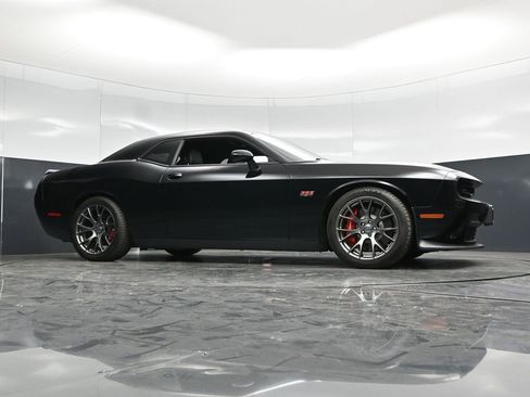 Used 2016 Dodge Challenger SRT w/ Technology Group RWD image 56