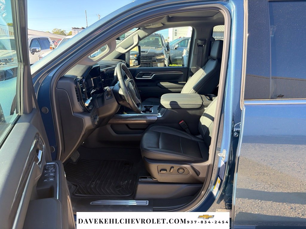 Used 2024 Chevrolet Silverado 3500 LTZ w/ LTZ Plus Package AWD/4WD image 24