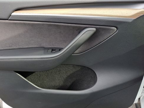 Used 2023 Tesla Model Y Long Range image 10