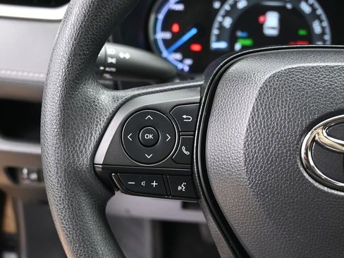 Used 2025 Toyota RAV4 XLE image 18