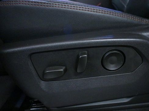 Used 2025 GMC Sierra 1500 AT4 w/ Technology Package AWD/4WD image 16