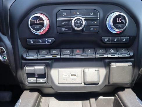 Used 2022 GMC Sierra 1500 Denali w/ Denali Premium Package AWD/4WD image 30