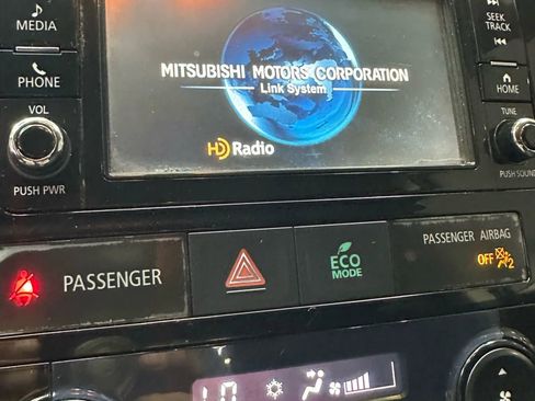 Used 2016 Mitsubishi Outlander ES image 15