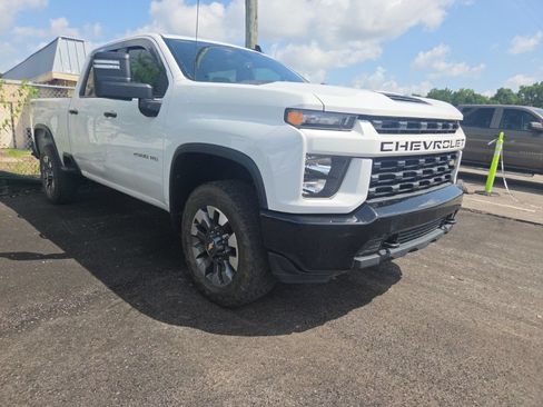 Used 2021 Chevrolet Silverado 2500 Custom w/ Custom Value Package AWD/4WD image 2