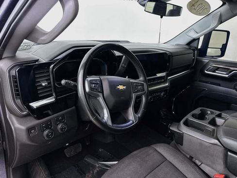 Used 2024 Chevrolet Silverado 2500 LT w/ Convenience Package AWD/4WD image 10
