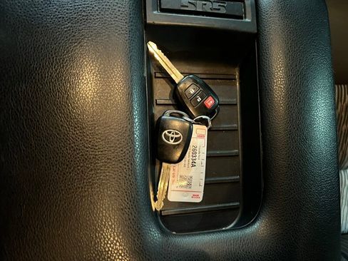 Used 2018 Toyota Tundra SR5 w/ TRD Off Road Package image 42