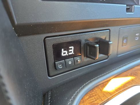 Used 2024 Nissan Armada SL w/ Captain's Chairs Package AWD/4WD image 26