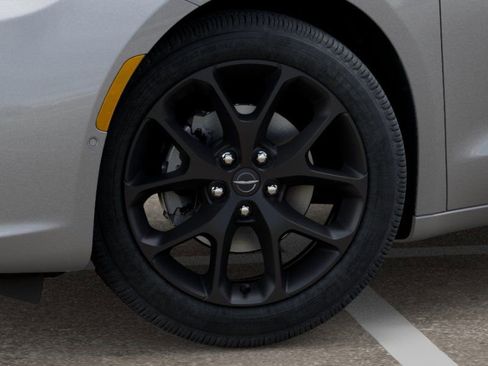 New 2026 Chrysler Pacifica Limited image 8