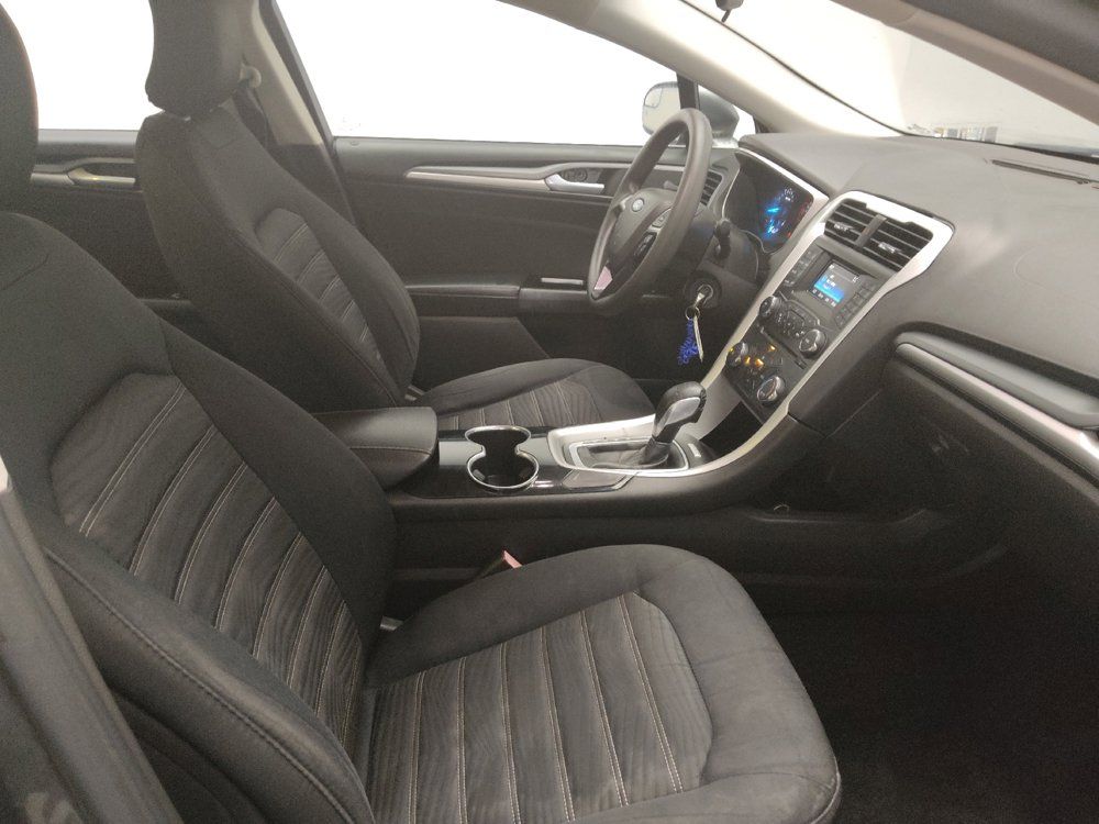 Used 2016 Ford Fusion SE FWD image 21