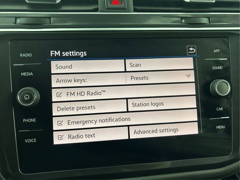 Used 2022 Volkswagen Tiguan SE image 43