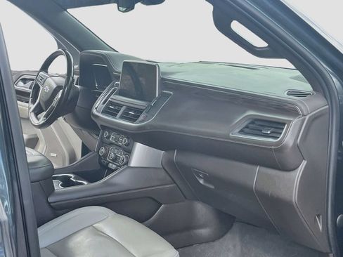 Used 2022 Chevrolet Tahoe Z71 w/ Luxury Package AWD/4WD image 32