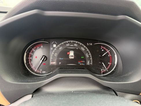 Used 2025 Toyota RAV4 XLE Premium AWD/4WD image 5