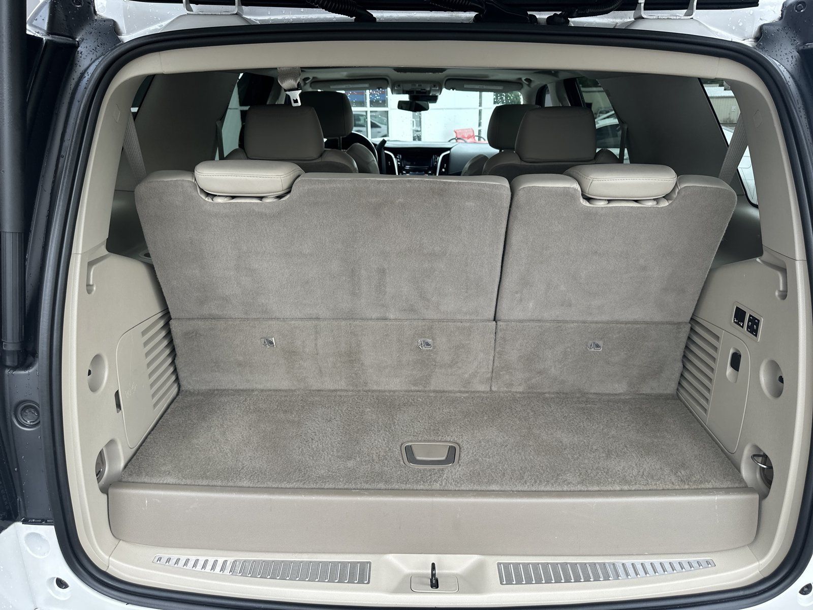 Used 2020 Cadillac Escalade Luxury AWD/4WD image 23