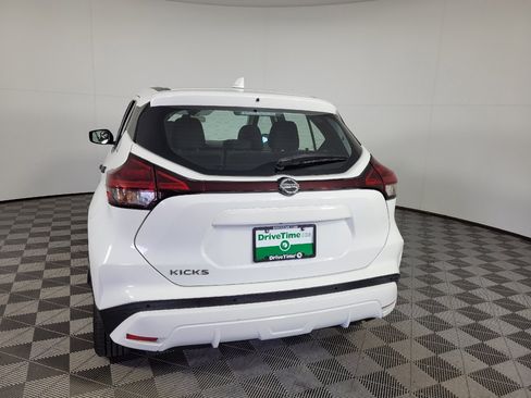 Used 2021 Nissan Kicks S FWD image 6
