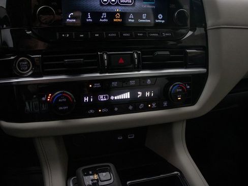 Used 2024 Nissan Pathfinder SL w/ Black Appearance Package image 37