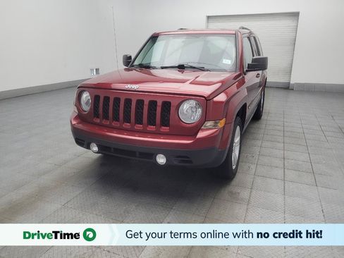Used 2017 Jeep Patriot Latitude FWD image 1