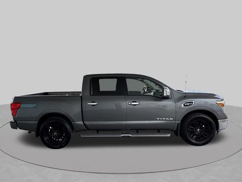 Used 2017 Nissan Titan SL w/ SL Towing Convenience Package RWD image 7