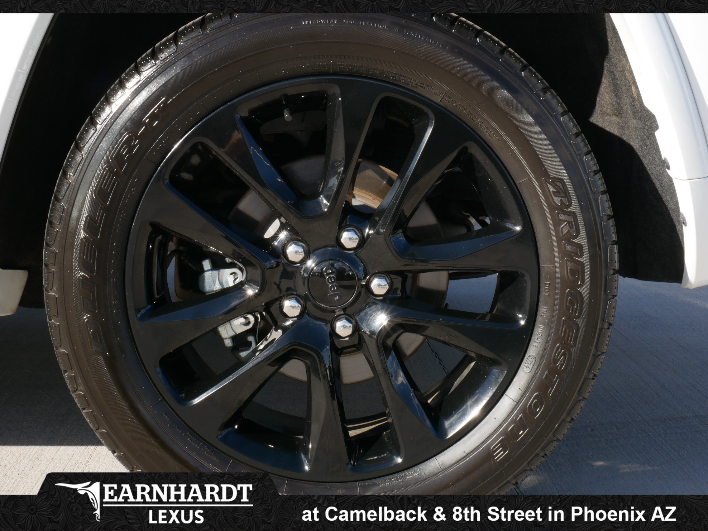 Used 2020 Jeep Grand Cherokee Altitude AWD/4WD image 17