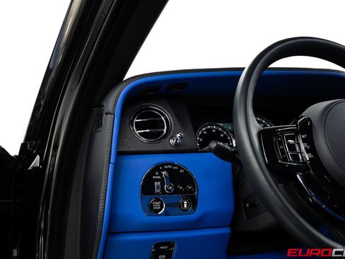 Used 2023 Rolls-Royce Cullinan AWD/4WD image 27