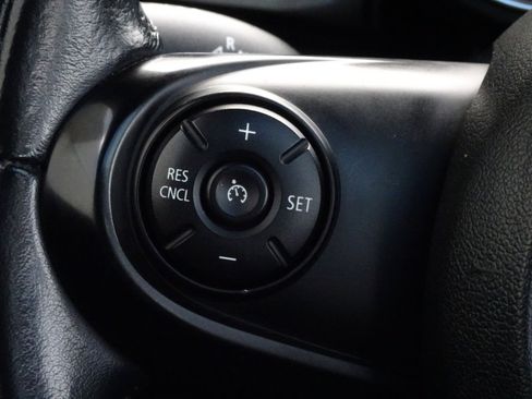 Used 2016 MINI Cooper 4-Door Hardtop image 19