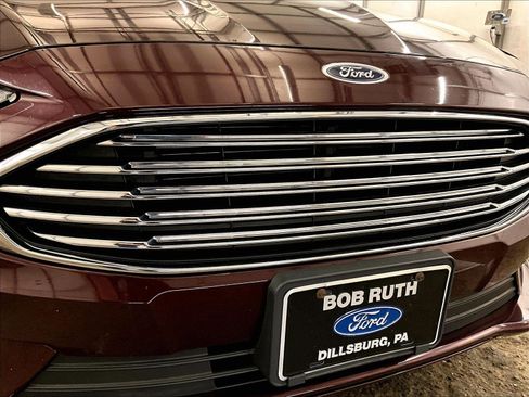 Used 2017 Ford Fusion SE image 29