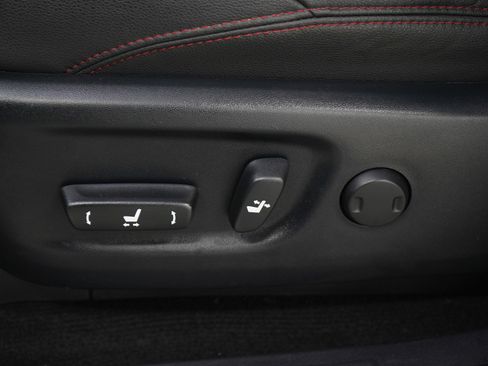 Used 2020 Toyota 4Runner Venture w/ Moonroof Package image 23