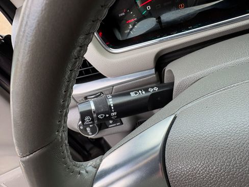 Used 2017 Chevrolet Traverse LT image 38